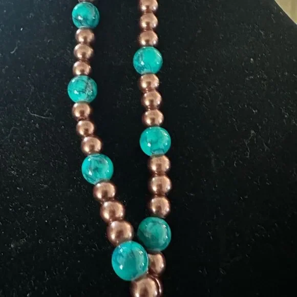 Western Stone Carved Horse Penda Necklace - Picture 4 of 4